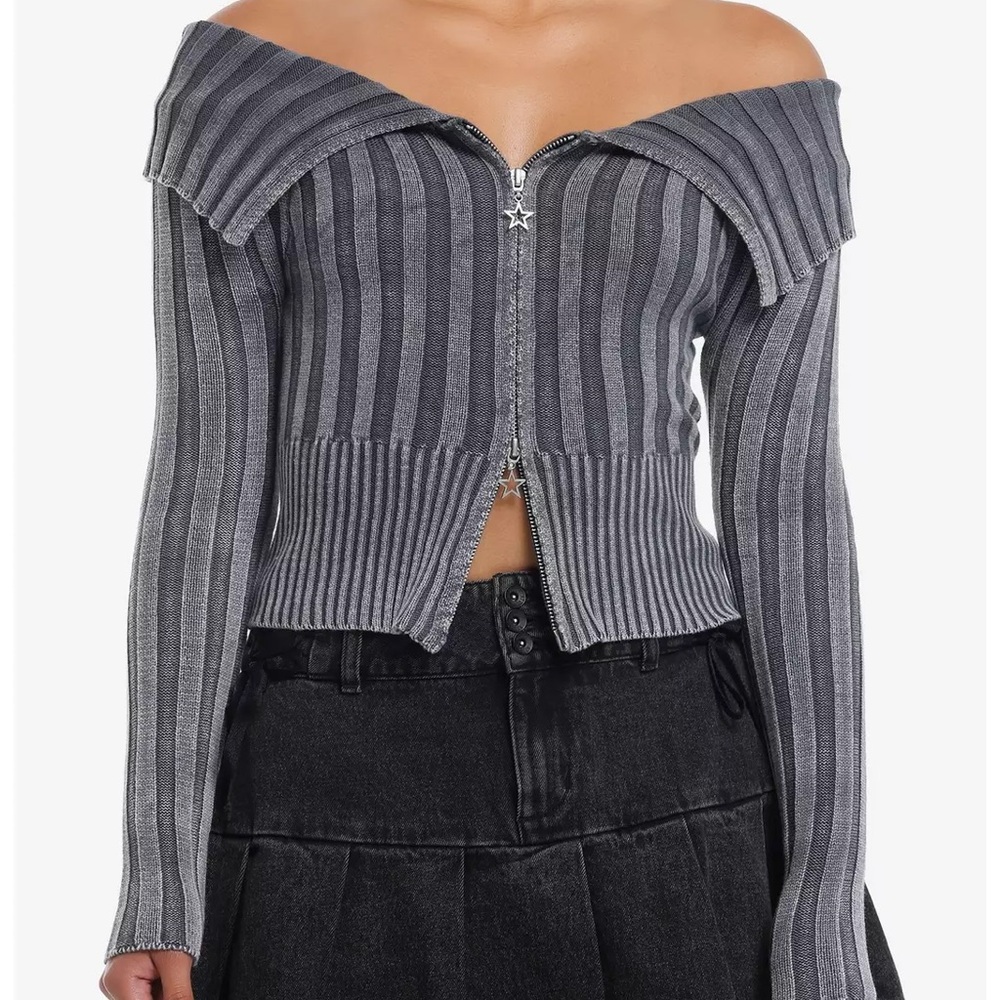 Hot Topic Gray Off-Shoulder Zipper Sweater